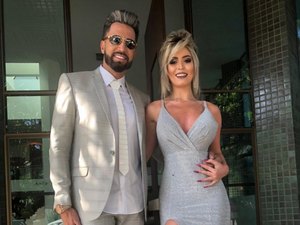 Latino chega para cantar no casamento de Mano Walter em Maceió