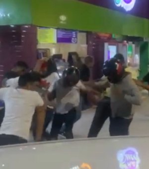 Torcedor do CSA é espancado por grupo de jovens em lanchonete no Jaraguá