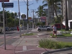 Fio de poste cai e preocupa moradores na Jatiúca