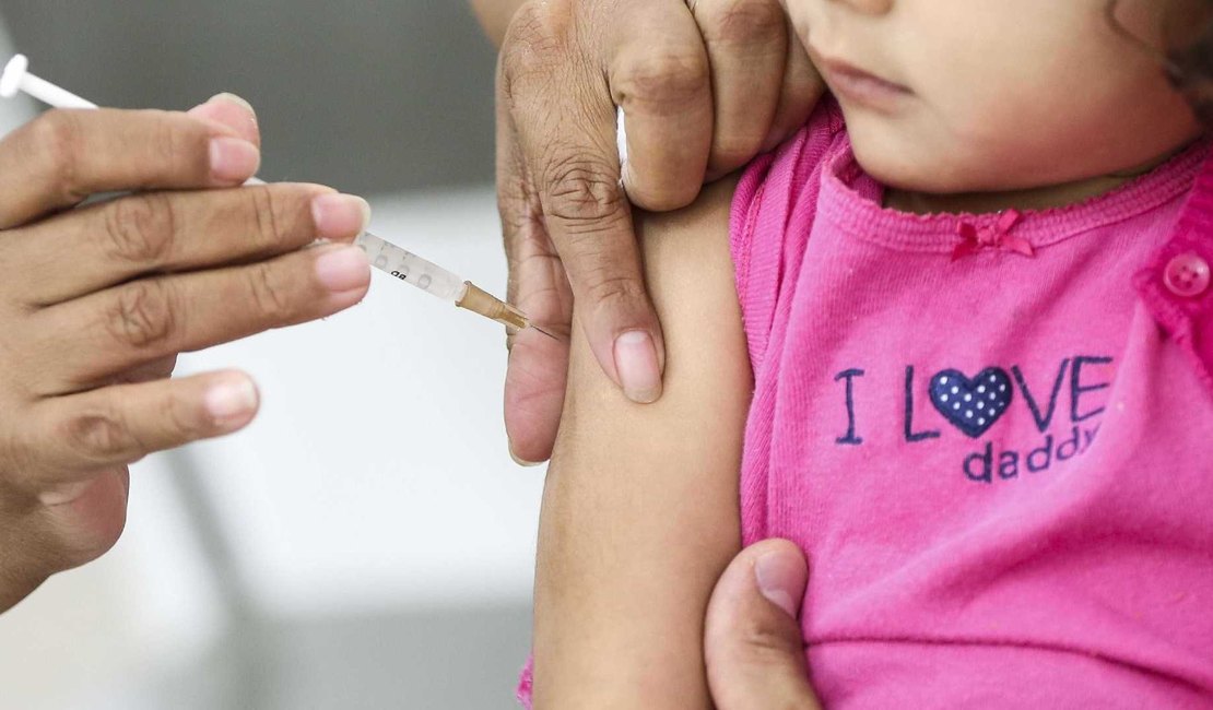 Campanha contra sarampo e pólio vacina 85% das crianças brasileiras