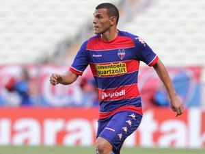 Grupo agride jogadores do Fortaleza e direção emite nota condenando a atitude