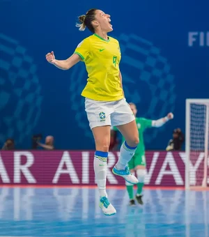 Brasil goleia e avança para semi da Copa do Mundo de futsal