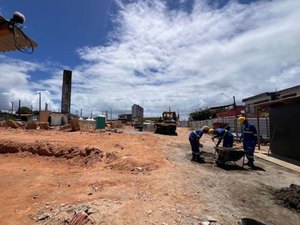 Prefeitura conclui demolição de antiga estrutura do Mercado do Jacintinho
