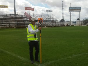 Técnicos a serviço da CBF padronizam gramado do Municipal em 105 x 68