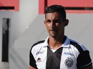 Paulo Foiani relaciona 21 jogadores para confronto com América RN