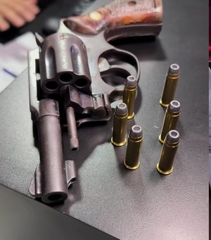 Condenado por homicídio da esposa é preso com arma de fogo no bairro Clima Bom