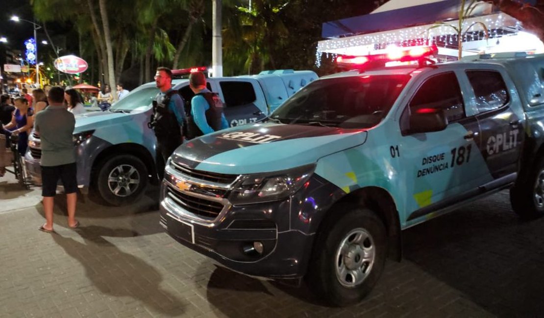 Assaltante é preso minutos após roubar bolsa de mulher na Pajuçara