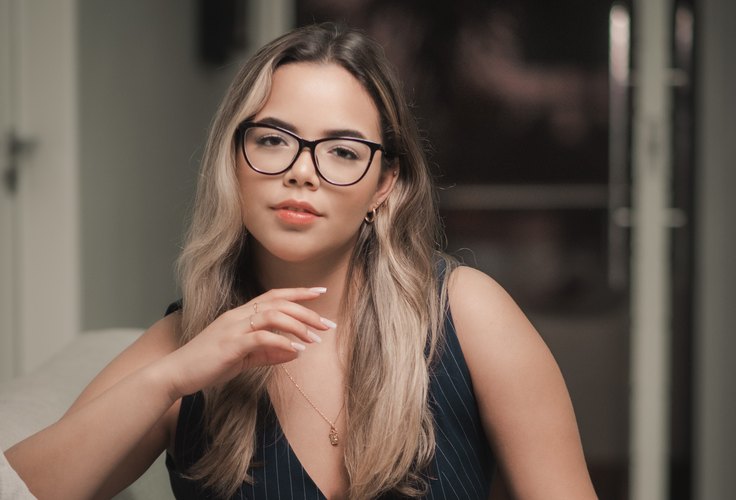 Vitória Farias:  A jovem estrategista que transforma redes sociais em potência de negócios para empresas e influenciadores