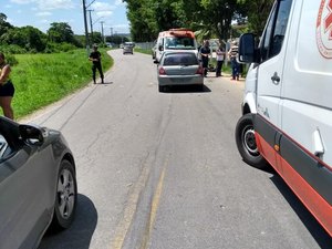 Condutor perde controle de veículo e colide em motocicleta na AL 401 em Santa Luzia do Norte