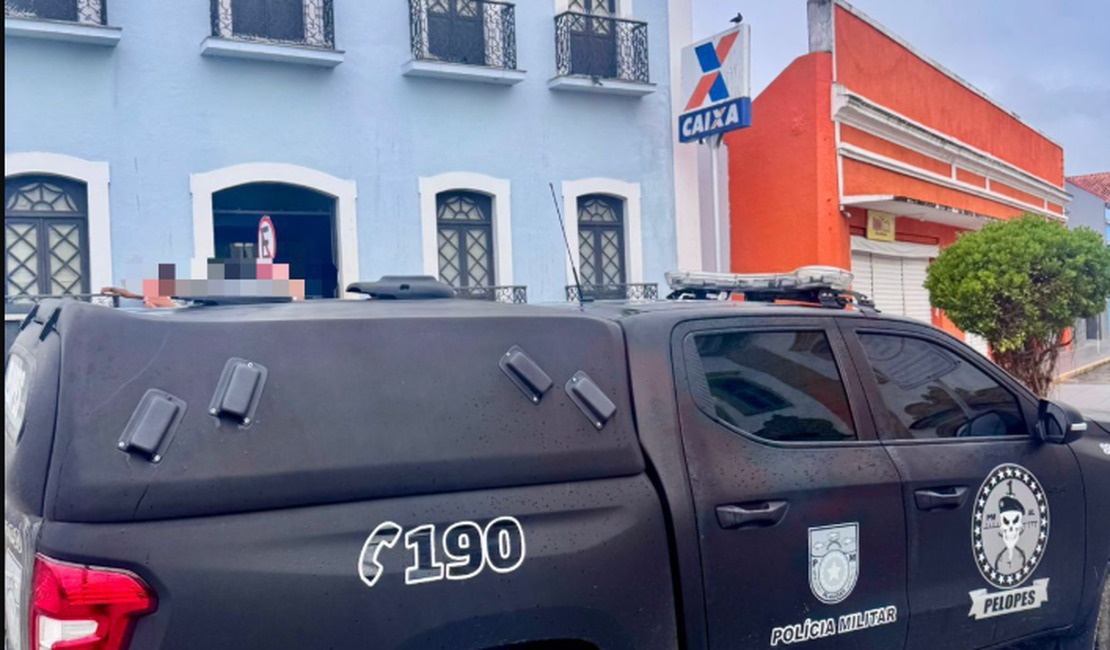 Mulher é presa ao tentar abrir conta com documento falso em Penedo