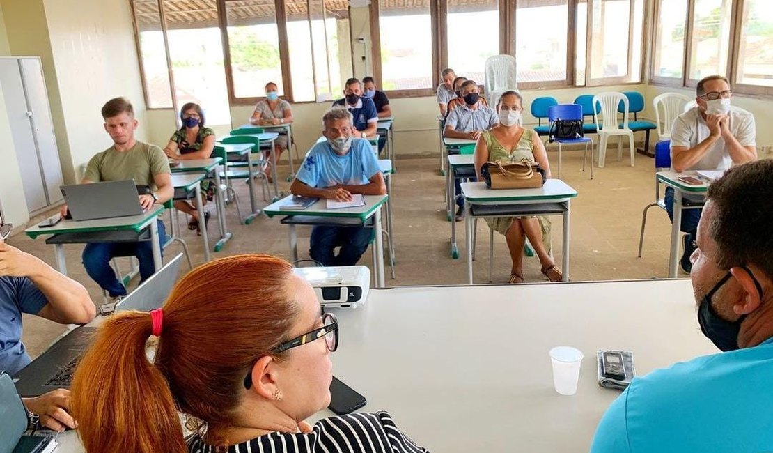 Tainá Veiga e Conselho Municipal de Saúde discutem melhorias no setor em Lagoa da Canoa