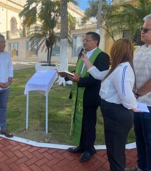Prefeitura de Palmeira inaugura nova Praça da Catedral