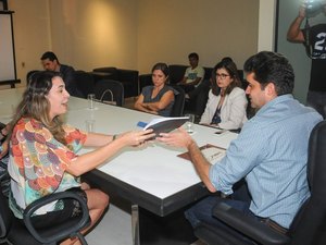 Prefeito se reúne com a Rede da Infância e Adolescência