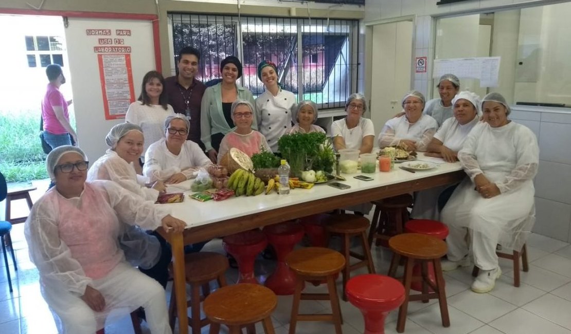 Semed investe em formação de monitores de alimentação escolar