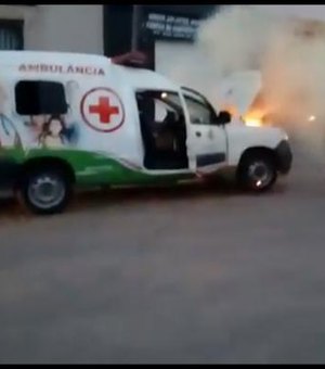 [Vídeo] Ambulância tem princípio de incêndio no Sertão de Alagoas