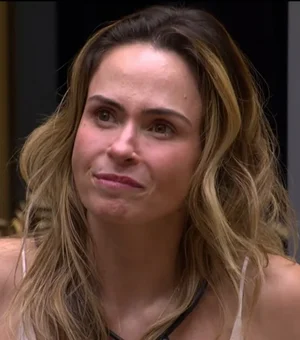 Ana Paula Renault faz denúncia contra casa noturna: “Insustentável”