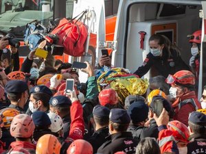 Menina de quatro anos é resgatada com vida 91 horas após terremoto na Turquia