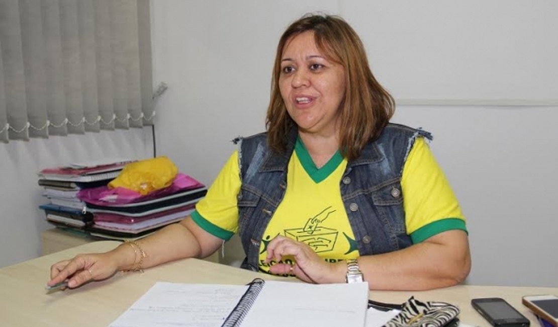 Secretária de Educação de Arapiraca teria sido exonerada por telefone