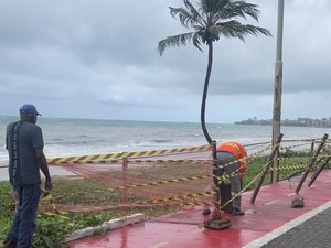 Trecho da ciclofaixa na Cruz das Almas é interditado por conta da erosão