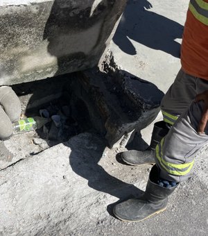 Empresa é autuada por descarte irregular de esgoto no bairro da Pajuçara, em Maceió