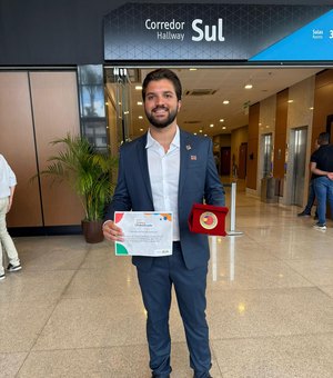 Traipu recebe selo ouro do Compromisso Nacional Criança Alfabetizada