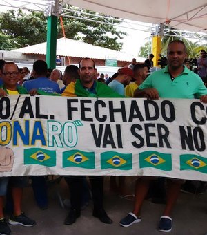[Vídeo] Caravana de apoiadores de Bolsonaro sai de Penedo para receber o presidente em Maceió