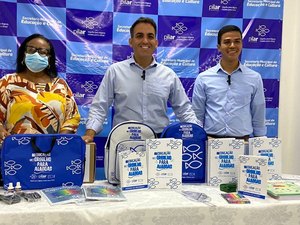 Prefeitura começa a distribuir kit escolar completo para alunos e professores