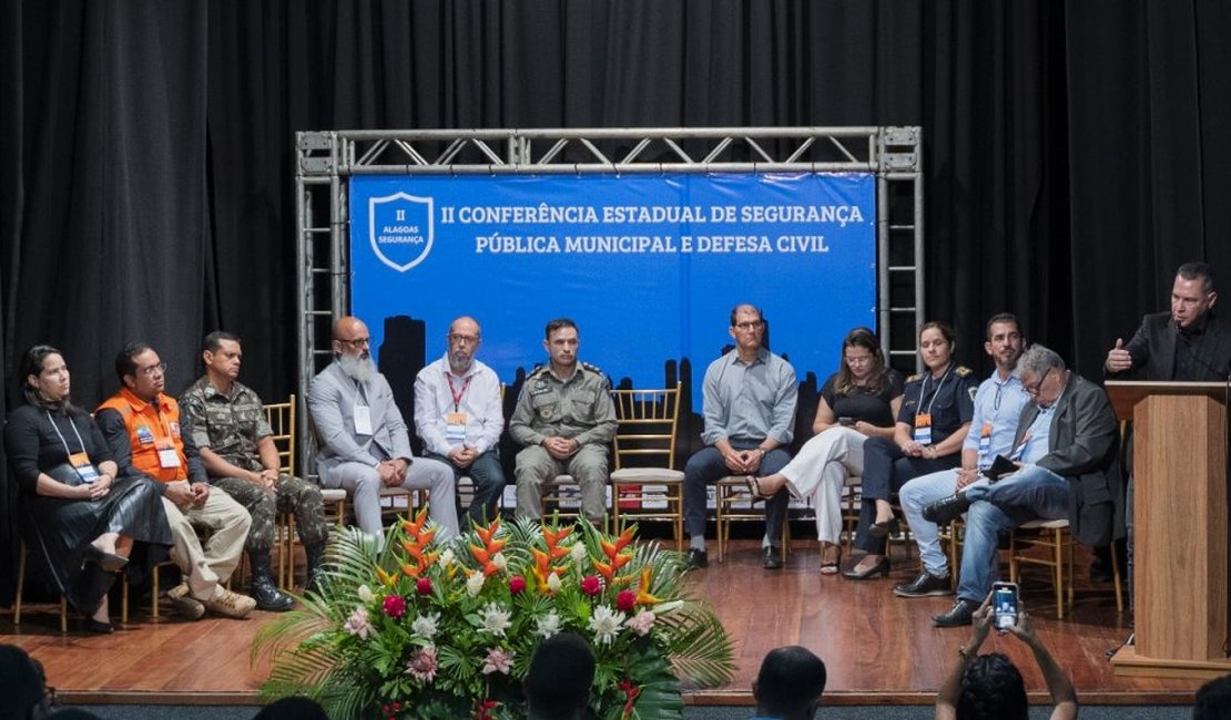 Arapiraca sedia II Conferência de Segurança Pública Municipal e Defesa Civil de Alagoas