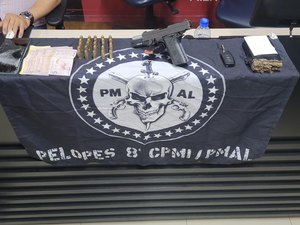 Homem é preso com arma, maconha e munições dentro do carro em São Luís do Quitunde