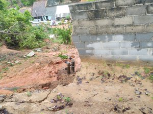 Muro do Residencial Parque Petrópolis III desaba por conta das chuvas