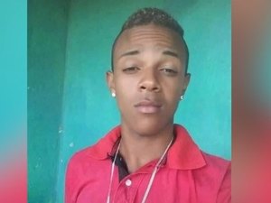 Jovem é assassinado a tiros na porta de casa em Murici