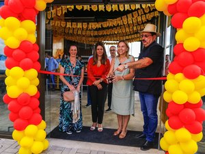 Gilberto Gonçalves participa da inauguração de nova loja da Bauducco