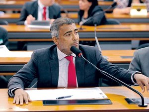 Romário anuncia processo de R$ 75 milhões contra revista por falsa denúncia