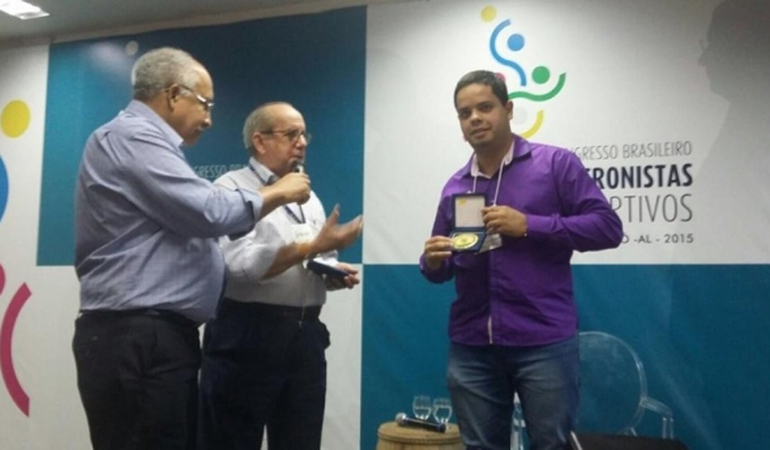 Presidente do ASA recebe comenda Mauro Pinheiro em Congresso de Cronistas Esportivos