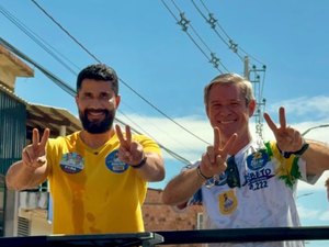 Direita ocupa ruas do Litoral Norte em carreata com Cabo Bebeto e Fábio Costa
