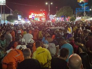 [Vídeo] Acidente interrompe Copa Vela: Carro atropela quatro pessoas