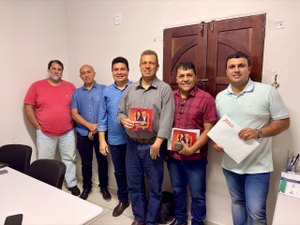 Prefeito Bebeto Barros firma parceria com Banco do Nordeste em Girau do Ponciano