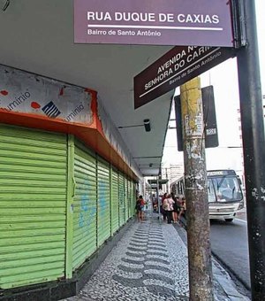 Comércio do Centro do Recife cada vez mais esvaziado