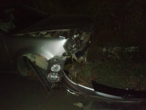 Motorista supostamente embriagado colide em van na cidade de Jaramataia