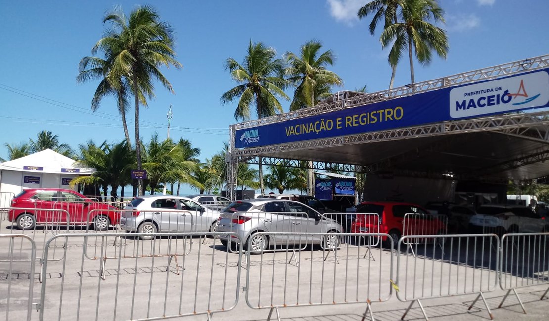 Maceió segue vacinando adolescentes com 16 anos ou mais nesta terça (31)