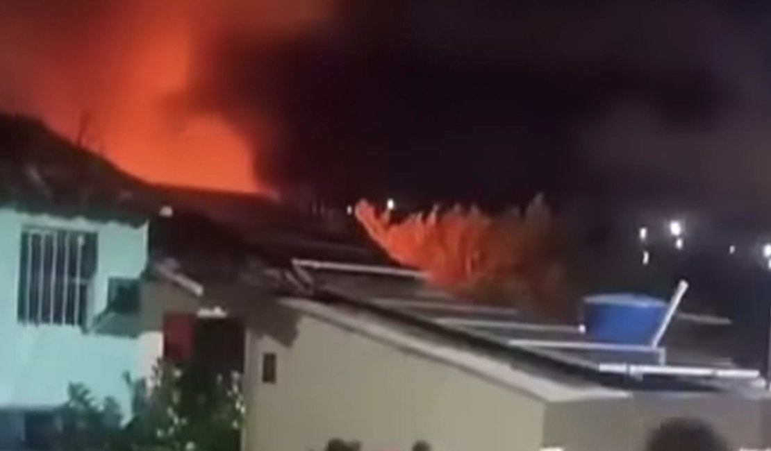 Mulher morre carbonizada após casa pegar fogo no município de Satuba