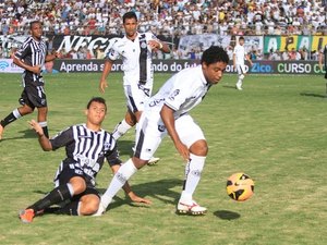 Após troca de técnico, Ceará dispensa alagoano e mais um