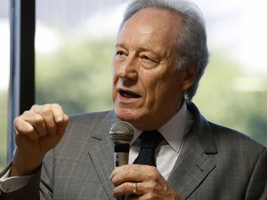 Lewandowski dá prazo de 48 horas para Saude informar data de início e término da vacinação contra a Covid