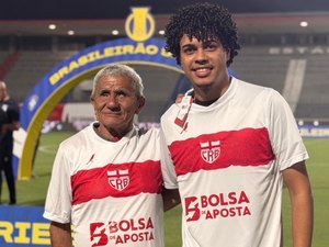 Bolsa de Aposta e CRB levam torcedor cego para realizar sonho no Rei Pelé