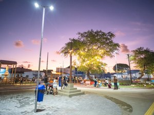 Praça do Cruzeiro é alvo de vandalismo um dia após inauguração