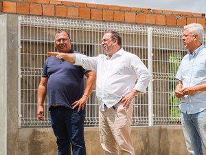 Gestão de Luciano constrói moderna creche na Quiçaça em Arapiraca