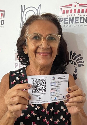 Prefeitura de Penedo inicia entrega da carteira que garante transporte gratuito intermunicipal para pessoa idosa
