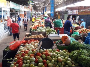 Veja o funcionamento dos mercados e feiras no feriado dessa segunda-feira 