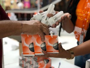 Já do Shopping Pátio realiza ação de troca de lâmpadas da Equatorial