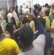 [Vídeo] JHC é recebido com festa no aeroporto de Maceió após filiação ao PL de Bolsonaro